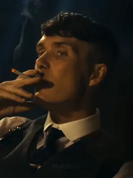 the way he smokes😫🚬//#thomasshelby #peakyblinders #peakyblindersedits #viral #peakyyblind3rs 