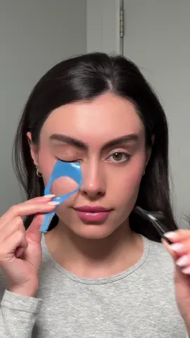 There are so many ways to use a lash guard… get as close as possible to the lash line with a lash guard and falsies ❤️ credit: @tinuolaaa  Products are linked on my Amazon storefront if you’re interested in trying them out (link in bio) or search online for “lash guard” ❤️ #makeuptool #makeuptools #makeuptoolsforbeginners #beautytool #beautytools #lashhack #lashhacks #lashhackforbeginners #lashhackforbeginners #falsieshack #falsietutorial 