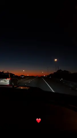 ¿Lo vez? La vida no es justa.Pero es maravillosa ❤️ #DoritosTriangleTryout #fyp  * * * * #roadtrip #viajeencarretera #carretera #florida #paisaje #highway  #sunset #atardecer #sunset #photography #a #nature  #cielo #photooftheday #sol #sunsets #sunsetphotography #photo #travel  #sunsetlovers #nubes   #Love #sad #horasad💔 
