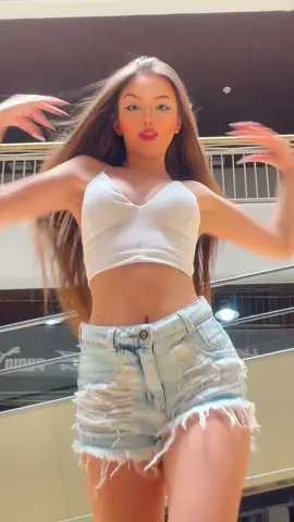 Esse video ta tãooo satisfatórioo