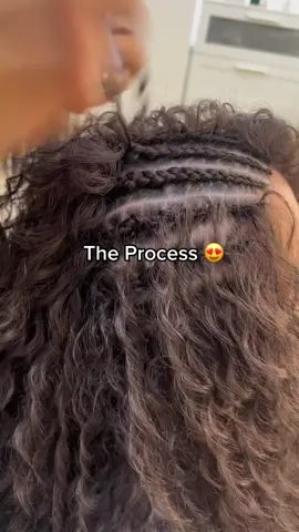 So satisfying 😍 #hairstylistlondon #crochethairextensions #curlycrochet taking bookings this month 