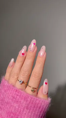 Valentines, but make it Hailey Bieber #glazeddonutnails 🤍✨💕 #DIY #nails #pinknails 