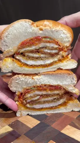Chicken Cutlet Sandwich 😍 #sandwich #EasyRecipe #EasyRecipes #friedchicken #asmrfood #recipesoftiktok #cooktok #FoodTok #dinnerwithme #DinnerIdeas #snack #comfortfood 