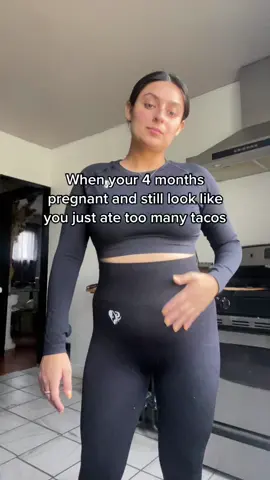 When did you start to show? 😂 I feel so small #4monthspregnant #embarazada #fyp #fypシ #foryoupage #latinainfluencer #latinasbelike #latinxcreator #latinxtiktok #pregnancyhumor #wraparound #embarazadastiktok #pregnanttiktok #pregnantlife #latinasbelike #pregancytiktok 
