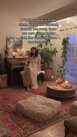 the best feeling 😌 #cozycottage #cottagecore #hyggehome #homedecor #houseplantlove #cozyaesthetic 