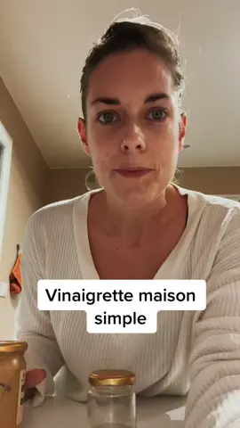 Je te partage ma petite recette de vinaigrette, avec seulement 2 ingrédients, c’est super facile à faire, rapide et en plus c’est moins gras ! Abonne toi pour plus de recettes, astuces & conseils 😘 - - - - - #recettehealthy #recettesaine #recettesalée #recettesfaciles #recettessaines #recettemaison #recettesitaliennes #recettessimples #recetteregime #recettelight #recettesanté #ideerecette #recettedietetique #recettecuisine #recettelegere #recettegourmande #moutarde #laitvegetal #herbesdeprovence #vinaigrette