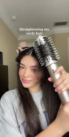 Straightening my curly hair with the shark beauty flex style Dyson DOUPE 🤍 #curly #curlyhair #curlyhairtutorial #curlygirl #curlyhairroutine #curlyhaircheck #curlyhairstyles #curlyhairproblems #curlygirlmethod #curlyhead #hairtok #hairtutorial #hairstyles #hair #hairtransformation #hairtutorials #hairstylist #hairstyle #sharkbeauty #sharkbeautyflexstyle 