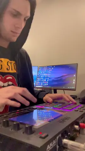 Little MPC action #mpc #music #fingerdrumming #fyp 