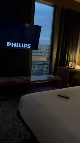 asmr travel vlog 🖤 #asmr #asmrvlog #blackgirltiktok #nicolenites #travelwithme #aloftorlandodowntown #marriottbonvoy 