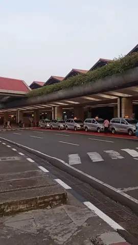bandara soekarno hatta terminal 2