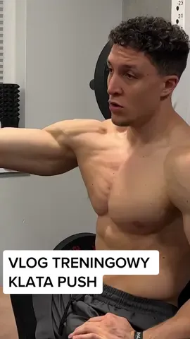 Trening push. Nagrywam vlogi z każdego swojego treningu w styczniu 2023😎💪 Przykładowe ćwiczenia rozciągające z których najczęściej korzystam są już na moim IG😘 #fyp #fy #fypシ #gym #dailyvlog #Fitness #Vlog #klata #foryoupage 