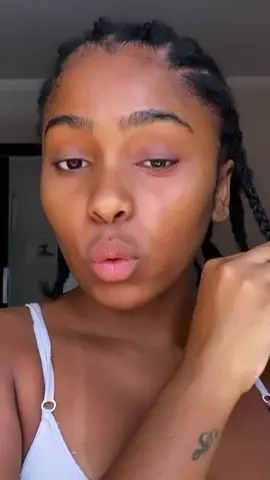 BORN LOCS 🗣️ em método crochet podendo reutilizar diversas vezes ♻️  Disponível em 15 cores na nossa loja física e no app vizinho 🛍️💜