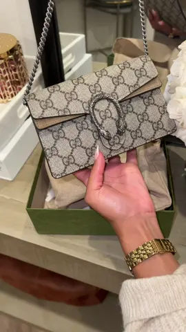My new fav dinner bag! @Gucci 🤎 #gucciunboxing #guccibag #luxuryunboxing #blackgirlluxury #blackgirlluxurytok #designerhaul #luxurytiktoko  