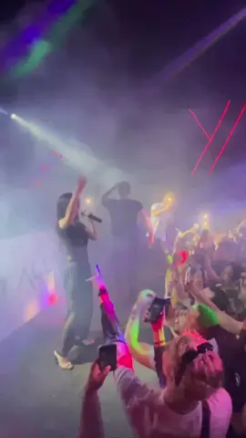 🚨 A cantora latina Valéria Almeida entregando perfomance no seu show hoje em Fortaleza cantando o hit Habla. #valeriaalmeida #foryou #habla 