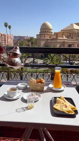 Moroccan tea with a view from your private balcony 😍 #moroccantea #minttea #tea #breakfast #breakfastideas #breakfastchallenge #roomservice #sunny #sun #sunday #weekend #WeekendVibes #marrakech #morocco #morocco🇲🇦 #moroccan 