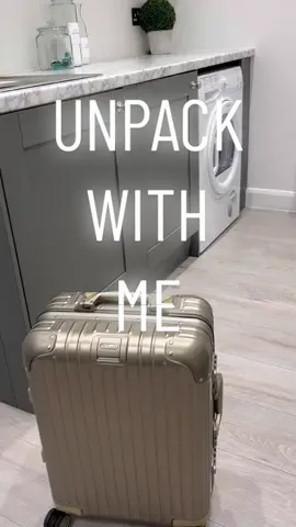 Unpack with me 🧳🇫🇷❤️ #unpacking #unpack #packing #trip #clean #cleanwithme #laundry #sahm #sunday #sundayroutine #reset #chores #cleaningmotivation #satisfying #fyp 