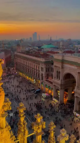 A breathtaking sunset over the city of Milano! @Abi #italy #italia #sunset #milano #milan #europe #city #citta 