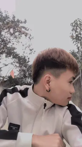 em là con nhà ai mà xinh thế 😘