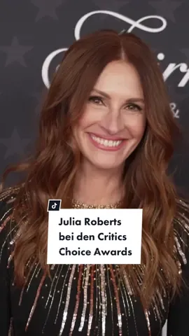Schauspielerin Julia Roberts war bei den Critics Choice Awards 2023 zu Gast. #voguegermany #voguestars #criticschoiceawards #criticschoiceawards2023 #juliaroberts #juliarobertsedit #juliarobertssmile #juliarobertssmile #redcarpet #redcarpetfashion #fashiontiktok #fashiontalk 