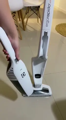 Aspirador de Pó vertical Electrolux Ergorapido 2 em 1 Branco Dupla Filtragem - Bivolt.
