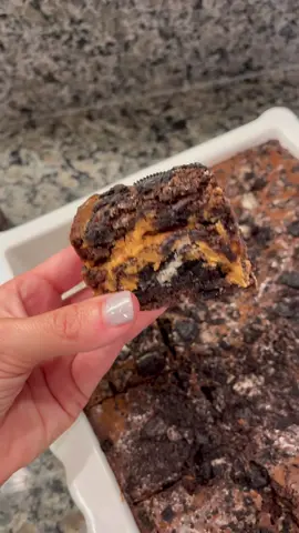 The best combo #fyp #brownies #oreo #baking #peanutbutter 