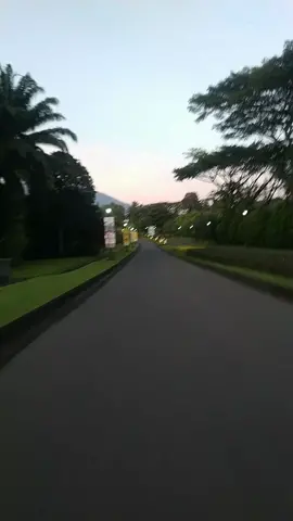 BUAT PRANK STATUS WHATSAPP....jalan perumahan rancamaya di pagi hari....#prank #pranks #prankstatus #prankstatuswa #prankstatuswhattsap #prankstatuswhattsapcek #fyp #bogor #bogorhits #bogorjajan