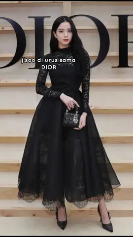 hai jisoo pulang yuk ke Dior😭😭 #blackpink #SultanMakanSoNice #jisoo #oosir #jisooblackpink #jisoo_sooyaa #kimjisoo리쟈 #cartier #dior #chu #jisoodior #jisoocartier 