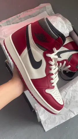 The packaging and details are on point! 🔥 Unboxing rep Air Jordan 1 Retro High OG 'Chicago Lost & Found'