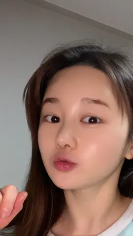 2월달부터 디자이너되서 손님 받는데 나 너무 무서워 커트할때 빵꾸나면 오또케 …흐아아아앙 떨린다 #실제내모습 #추천 #추천떠라 