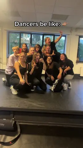 I’ve only got energy in the evening 🤣 #dancerproblems #dancerthings #dancersoftiktok #dancevideo #dance #danceteachersoftiktok #danceclass #dancersbelike #valerievanleeuwen 