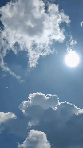 Apapun yg kalian rasakan, ungkapkanlah disini. #langitfavorit #awan #fypシ 