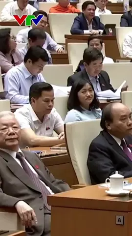 Thủ tướng Nguyễn Xuân Phúc bị miễn nhiễm chức vụ