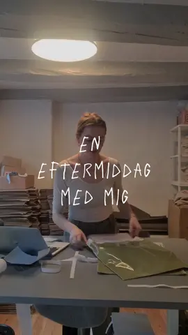 I dag fik jeg pakket en masse ordrer, fik fikset praktiske projekter, havde et telefonmøde og arbejdet på mit mediekit 💫 Short and sweet eftermiddag med mig på work #Vlog #CapCut 