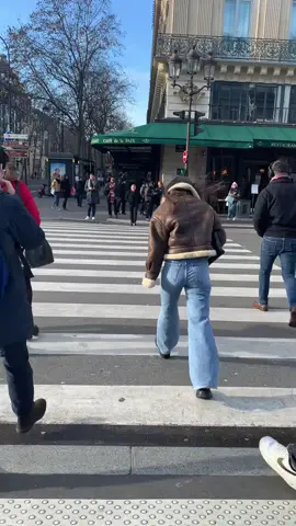 What people are wearing in Paris in January 2023 #parisianvibe #parisianvibes #parisstreeetsyle #parisfashion #parisianfashion #streetwear #StreetStyle