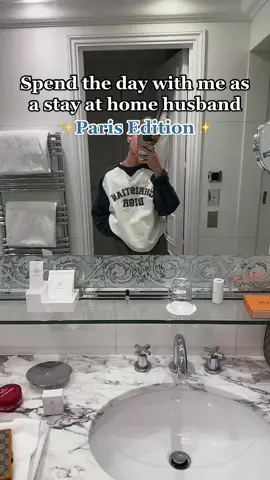 A day full of Louis Vuitton? What’s better than that?!?! #louisvuitton #stayathomehusband #paris #spendthedaywithme #luxury 