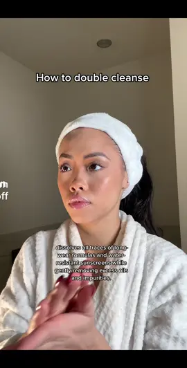 How to double cleanse me #skincaretips #doublecleansing #skinlove #glassskin @youthtothepeople 🤍