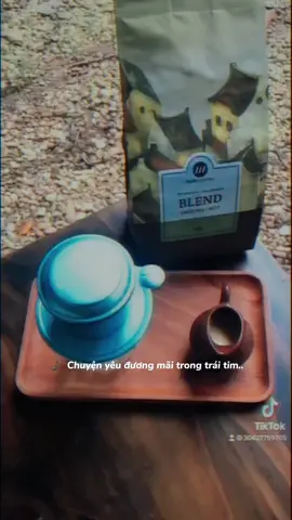 Ngẩng đầu thấy trời cao xanh quá, nhấc ngay chiếc phin cũng xanh, ra vườn làm ly... ☕☕☕ #ChiYeuMinhAnh #tiktokshoptet #hancoffee #cafe #coffee #caphe #càphe #càphê #cafeteria #cafeathome #cafeathome🤎☕ #cafephin #caferobusta #arabica #cafevibes #caphesuada #caphesua #càphênguyênchất #caphehanoi #cafebot #foryoupage #fyp 