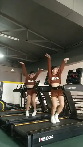 will do it better next time hihi 😂❤ Tag DC pls! ❤ #kittyandkakai #almedatwins #nivsgym #treadmill #kleifandkyle #tiktokph #trending #fyp #newtrend #nivsfitnessgym 