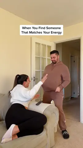 The Dance Role Has Switched 😂 #fyp #couple #couplecomedy #relatable #boyfrienddance #marriedlife #couplestiktok 