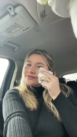 she said margot robbie….bestie it’s giving elizabeth holmes……..