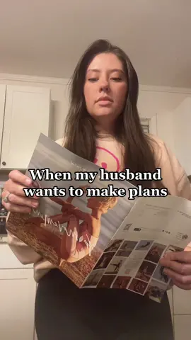 I have no time #BookTok #foryou #tbr #romancebooks #bookish #bookishhumor #kardashians #khloekardashian #bookishfyp #bookthoughts #humor #funny #reader #momswhoread #momhumor #wifehumor #romancebooktok   