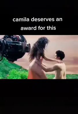 She really ate this #camilacabello #5h #kulosa #flowers #quismois #familia 