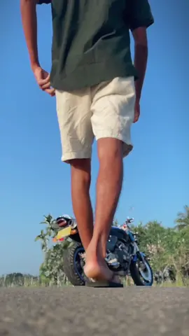 ඇන්ටිලාටනම් මේ සද්දෙ අරහං 😈😂  #100k #hornetbike #hornet #sound 