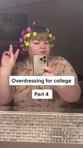 Just do it! Its fun! ❤️ #1960smakeuplook  #aesthetic #groovy #1970s #1960s #60s #70sfashion #personalstyle #60shair #collgelife #collegeoutfit #TikTokFashion #royorbison #royorbisonfans #glam #glamoutfit #eclectic 