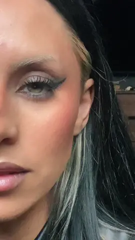 Ok bleached brows…. making me feel like an ethereal goddess 🧚🏼‍♂️  #greenscreen 