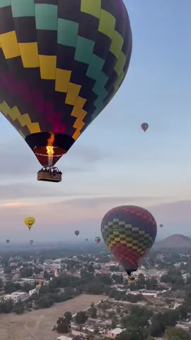 Mexico City, Teotihuacan #mexicocity #teotihuacan #pyramides #airballoon #fyp #viral #sunrise #sunset #beautiful 