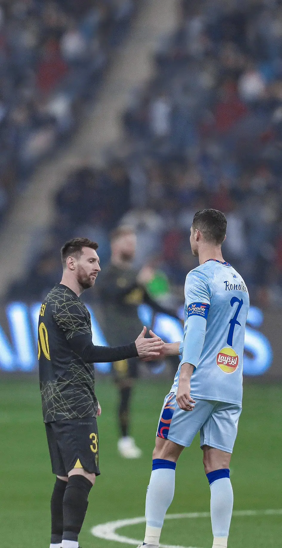 🐐 . . . #ronaldo #cristianoronaldo #messi #lionelmessi #football #psg #alnassr #saudiarabia 