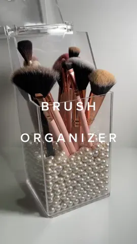 Udah aesthethic anti debu pula🥲😍   #brushorganizer #kotakbrush #acrylicorganizer #kotakbrushakrilik #brushmakeup #fypシ #fypage 