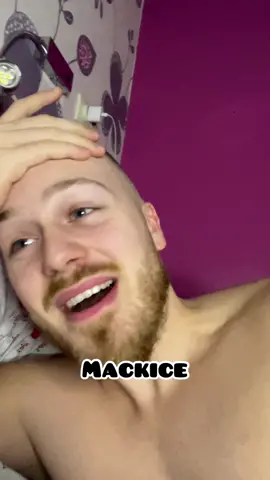 Jeste li ocekivali ovo na kraju? 😂 3@ i 4@ osoba spavaju zajedno u krevetu🙈🤪