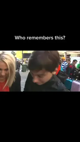 Guy drops his Iphone on camera #Apple #viral 